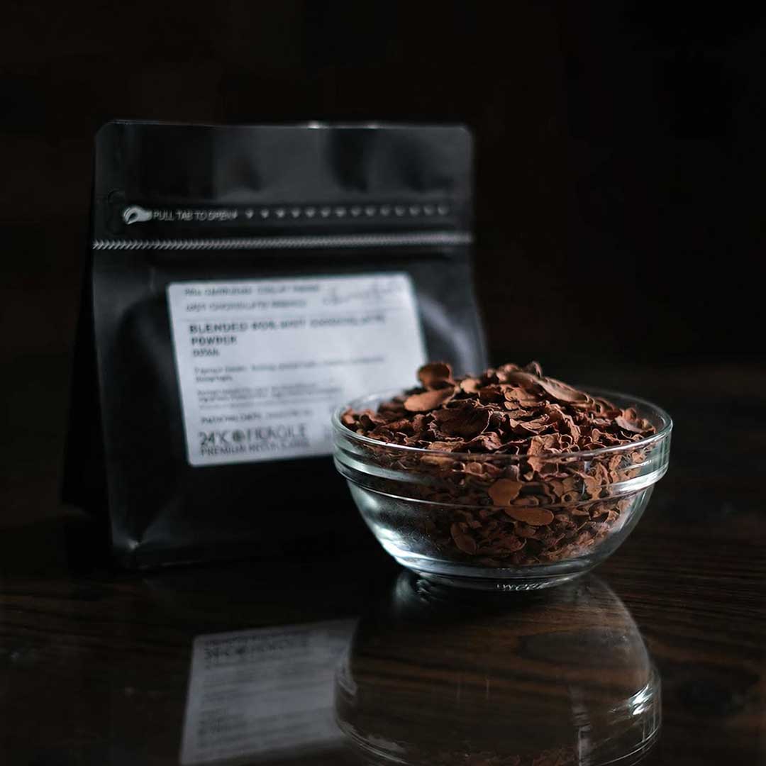 Cocoa or cacao husk tisane made from roasted Malaysian single-origin cacao with delicate chocolate aroma, naturally caffeine-free. Top grade.